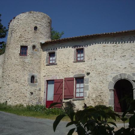 La Tour Des Laudes Bed & Breakfast Breuil-Barret Dış mekan fotoğraf