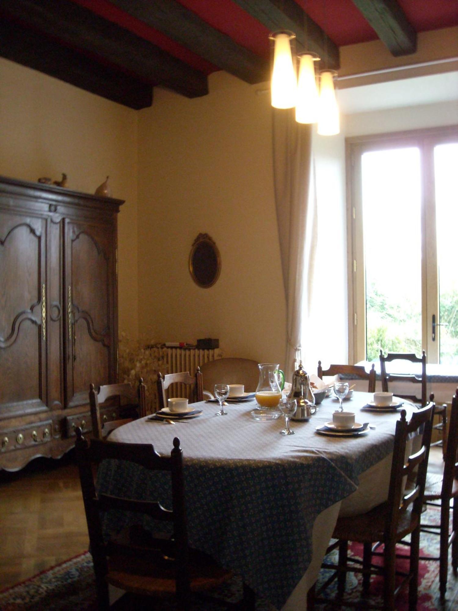 La Tour Des Laudes Bed & Breakfast Breuil-Barret Dış mekan fotoğraf