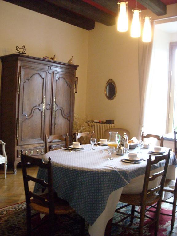 La Tour Des Laudes Bed & Breakfast Breuil-Barret Dış mekan fotoğraf